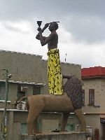 Ghana, Kumasi, sculpture in a traffic circle