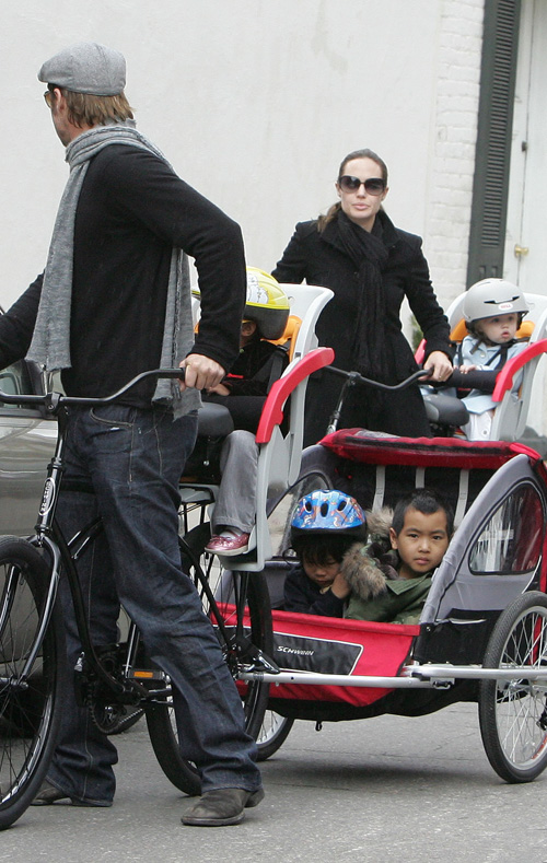 Angelina Jolie with Brad Pitt, Bicycling in New Orleans - Dec 22, 2007, Photo Credit: SpashNewsOnline.com