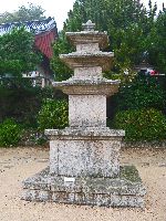 Three story pagoda, Beomeosa Temple