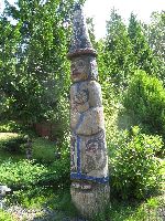 totem pole, Quwutsun Cultural Center, Duncan