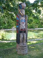 totem pole, Quwutsun Cultural Center, Duncan