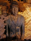 Babungo: statue in Fon's palace