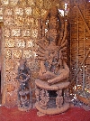 Babungo: statue in Fon's palace