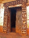 Babungo: decorative art of the Fon's palace